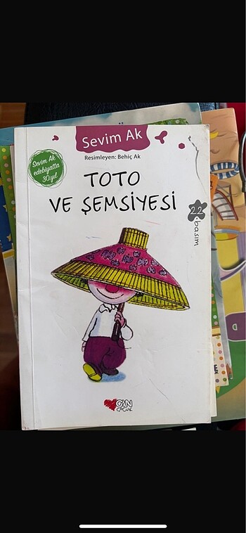 Toto ve Şemsiyesi / Sevim Ak