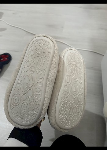 Kız Çocukları İçin Sıcak Nakışlı Ev Terliği - Görsel 2