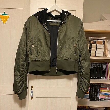 Bershka Bomber Crop Ceket