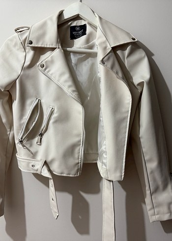 Beyaz Kemerli Kısa Deri Ceket - Görsel 3