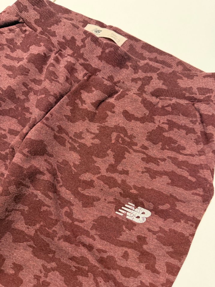 Bordo Kamuflaj Desenli Rahat Kesim Eşofman - Görsel 3