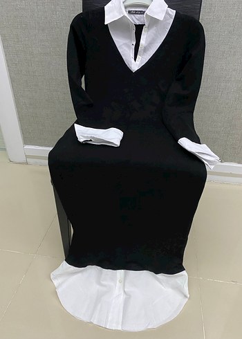 V Yaka Siyah Beyaz Uzun Triko Elbise - Görsel 2