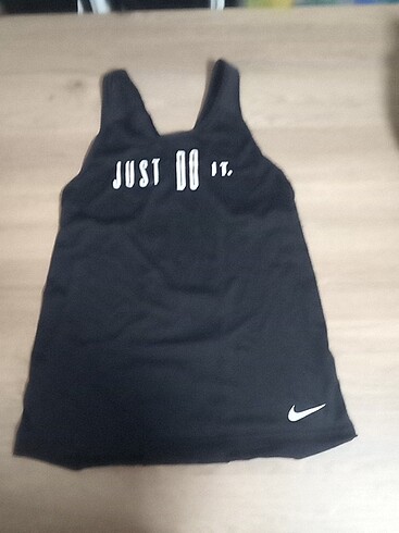 Nike spor tişörtü