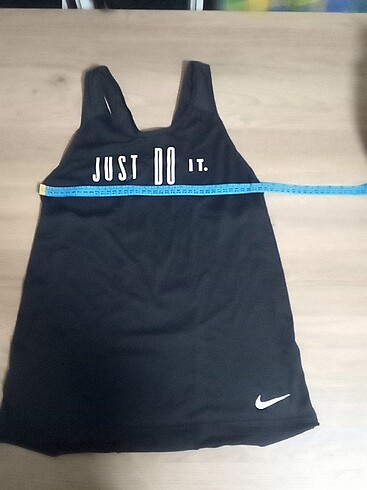 s Beden Nike spor tişörtü