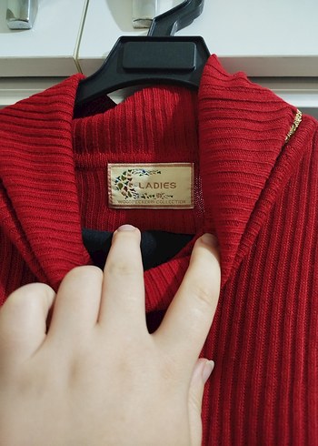 Kırmızı Yün Örgü Kolsuz Yüksek Yaka Kazak - Görsel 3