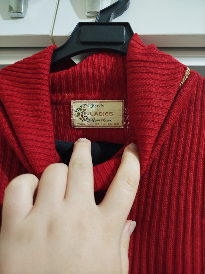 Kırmızı Yün Örgü Kolsuz Yüksek Yaka Kazak - Görsel 3