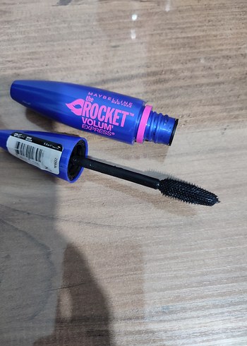 Maybelline Rocket Volume Maskara - Görsel 2