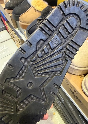 Ugg Siyah Kadın Süet Cırt Cırtlı Dolgu Topuk Terlik - Görsel 3