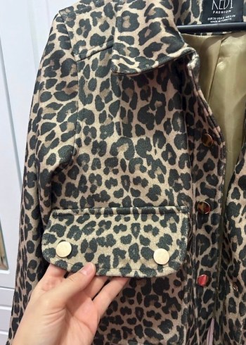 Düğmeli Leopar Desenli Deri Kadın Ceket - Görsel 3