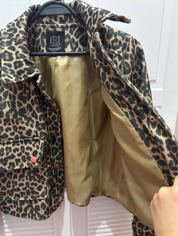 Düğmeli Leopar Desenli Deri Kadın Ceket - Görsel 5