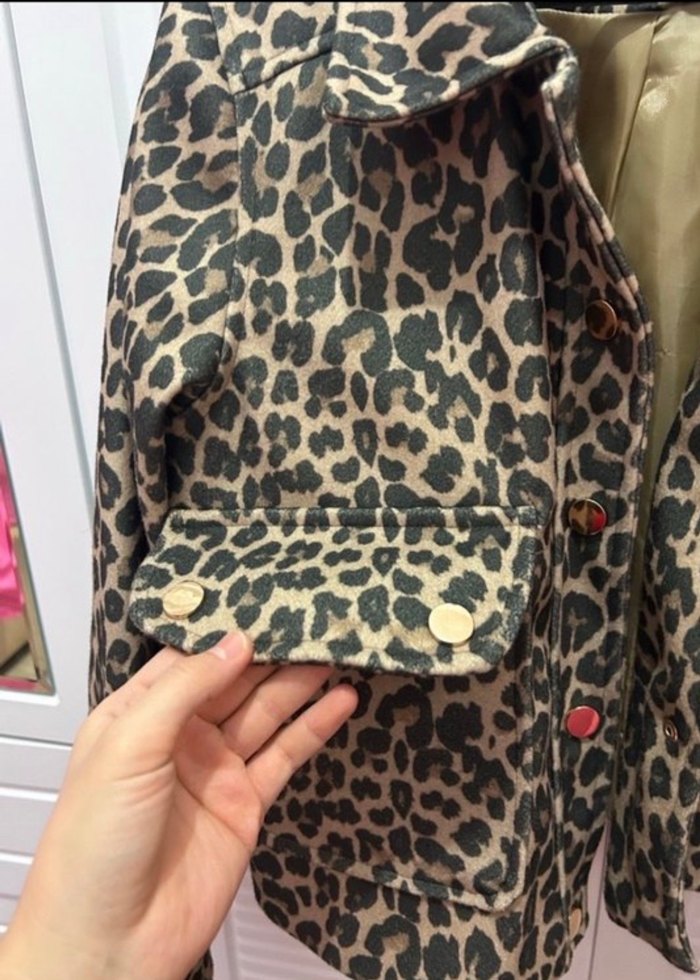 Düğmeli Leopar Desenli Deri Kadın Ceket - Görsel 4