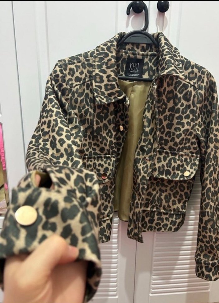 Düğmeli Leopar Desenli Deri Kadın Ceket - Görsel 2