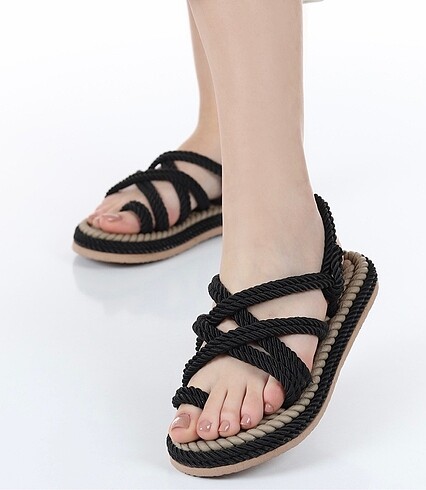 Siyah ve taş renkli karışımlı Sandalet
