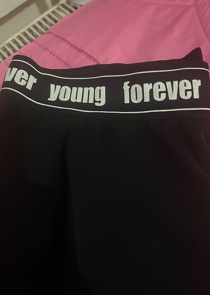 Siyah parlak kumaş pantolon - Görsel 3