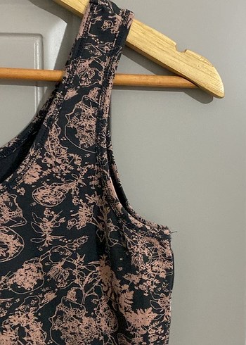 Detaylı V Yakalı Kahverengi Kadın Atlet - Görsel 3