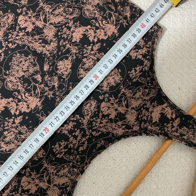 Detaylı V Yakalı Kahverengi Kadın Atlet - Görsel 5