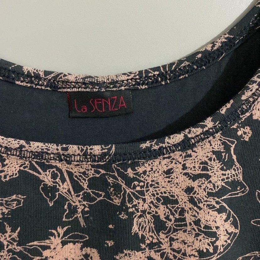 Detaylı V Yakalı Kahverengi Kadın Atlet - Görsel 2