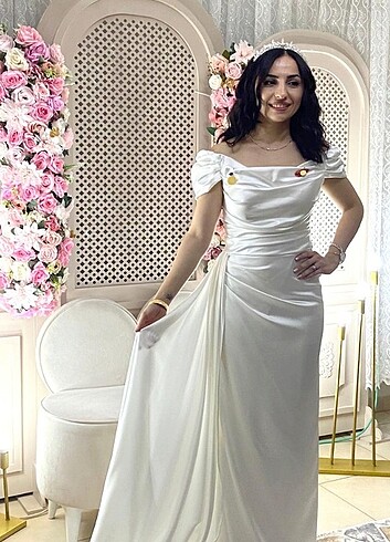 Beyaz isteme elbisesi, nikah elbisesi