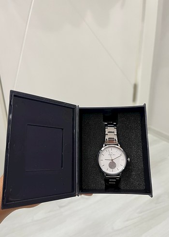 Beden Frank Alex Kadın Beyaz Kadranlı Gri Kemerli Saat