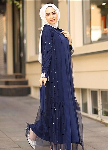 Abaya model