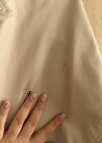 Bej Kemerli Kısa Kadın Deri Ceket - Görsel 3