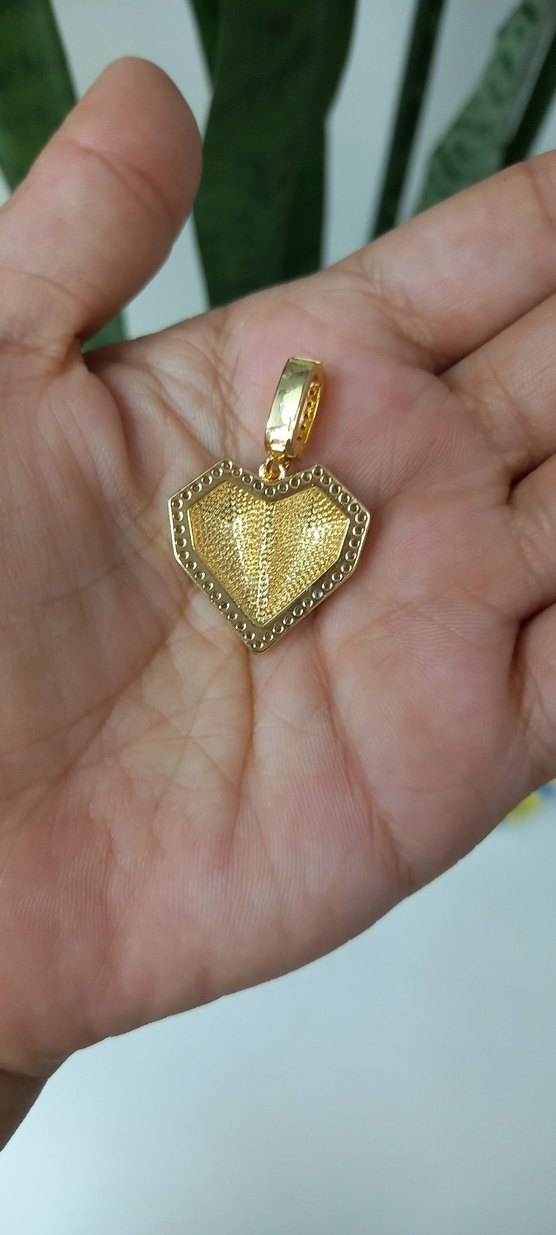 Parlak Altın Renkli Kalp Kolye ucu - Görsel 3