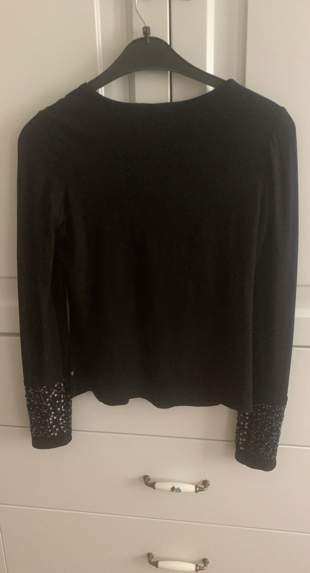 Ferre marka Siyah viskon V Yaka Uzun Kollu Pul Detaylı Bluz M - Görsel 3