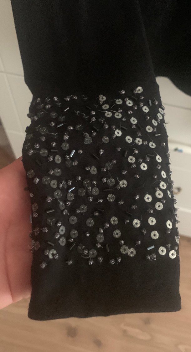 Ferre marka Siyah viskon V Yaka Uzun Kollu Pul Detaylı Bluz M - Görsel 4