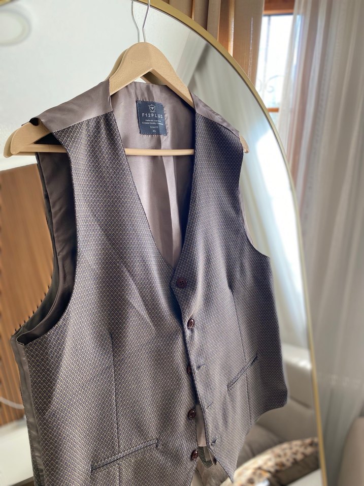 Kahverengi Düğmeli Erkek Yelek - Görsel 3