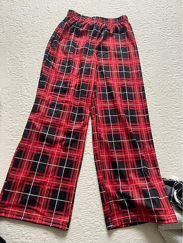 Pijama altı etıketli
