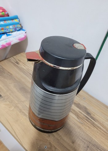 Gri ve Kahverengi Termos Çaydanlık - Görsel 2