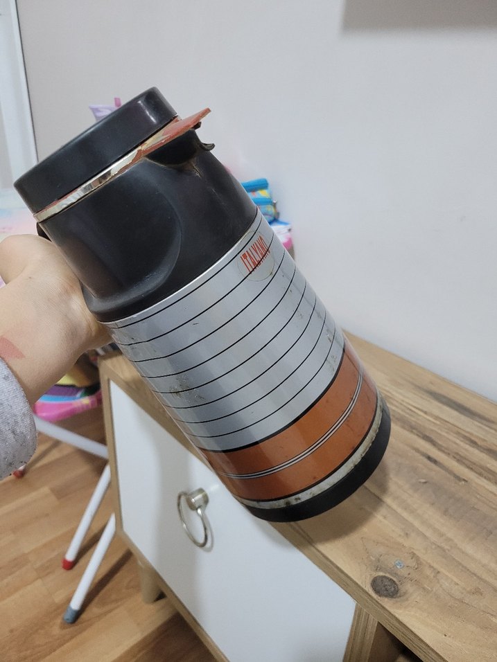 Gri ve Kahverengi Termos Çaydanlık - Görsel 3