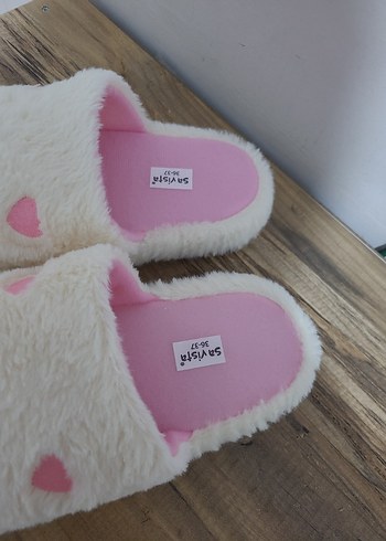 Nakışlı Beyaz Peluş Kadın Ev Terliği - Görsel 11