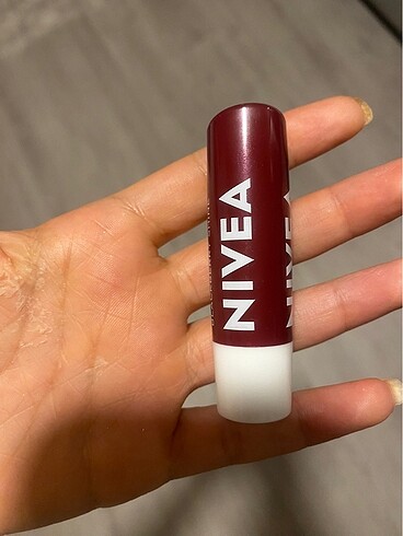 Nivea dudak koruyucusu