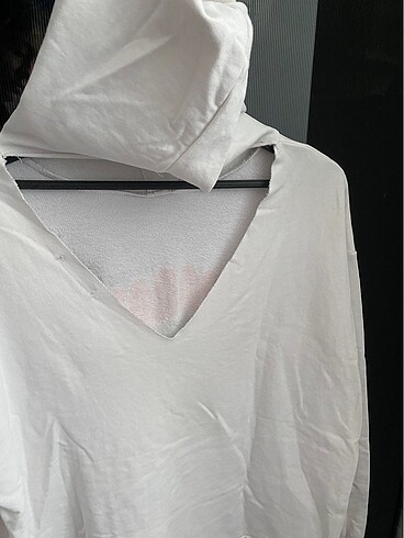 Beyaz kapşonlu - Görsel 4