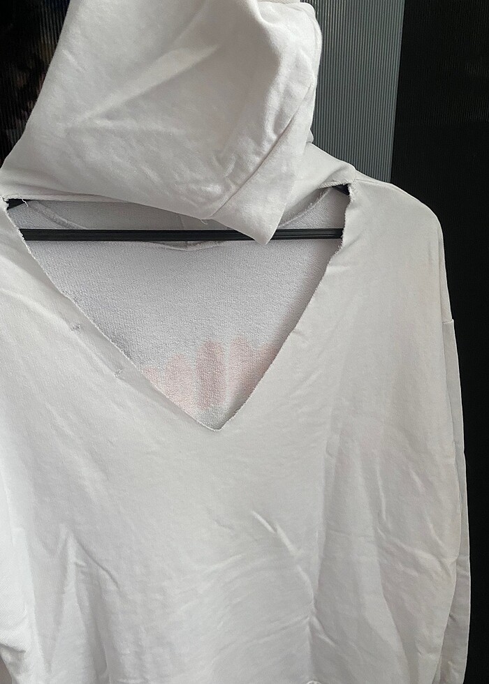 Beyaz kapşonlu - Görsel 4