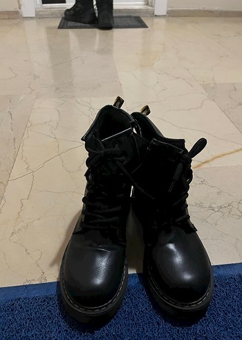 Kadın kısa bot - Görsel 5