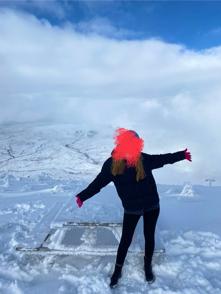 Kapşonlu Siyah Şişme Mont - Görsel 3