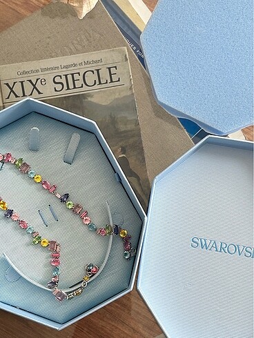 Beden Swarovski Gema Kolye