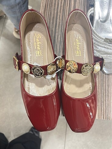 Zara Kirmizi Rugan Babet