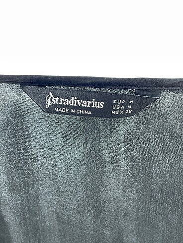 m Beden siyah Renk Stradivarius Bluz %70 İndirimli.