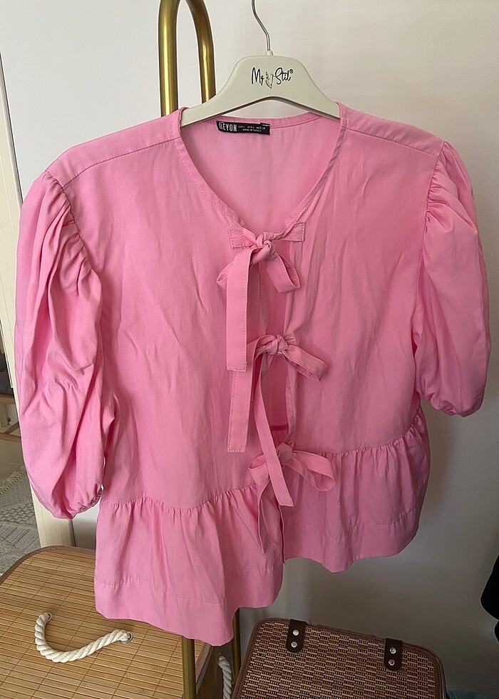 Fiyonk bağlamalı bluz - Görsel 2