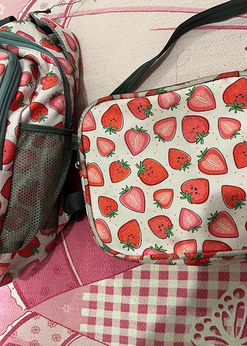 Çilek Desenli Pembe Çocuk Sırt Çantası Seti - Görsel 5