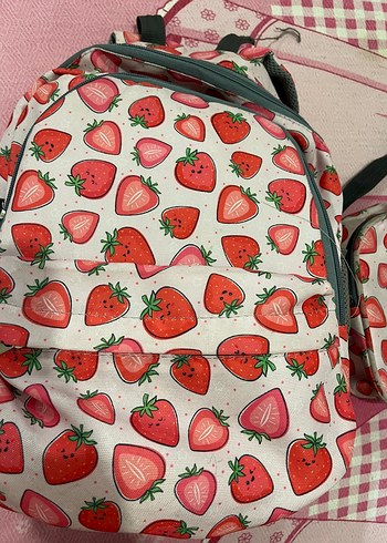 Çilek Desenli Pembe Çocuk Sırt Çantası Seti - Görsel 4