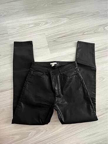 H&M parlak pantolon