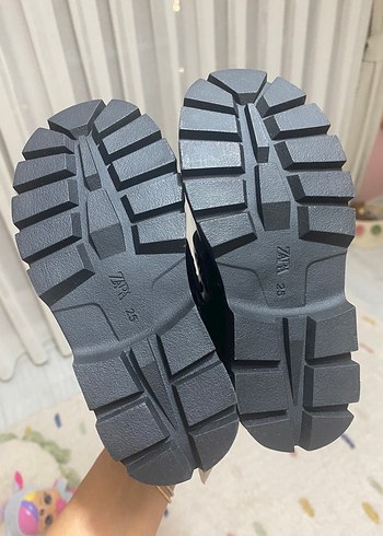 25 Beden Zara kız çocuk bot