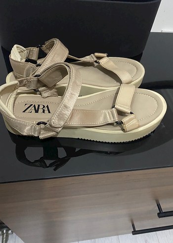 38 Beden Zara Bej Kadın Dolgu Topuklu Sandalet