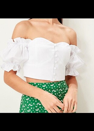 EKRU DÜĞME DETAYLI CROP