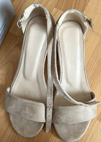 Bej Süet Tokalı Kadın Topuklu Sandalet - Görsel 2