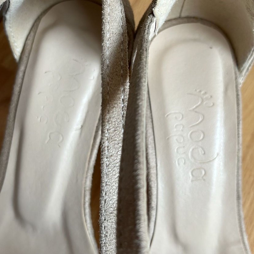 Bej Süet Tokalı Kadın Topuklu Sandalet - Görsel 3